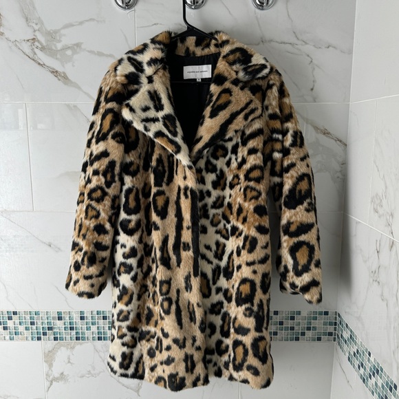 CUPCAKES AND CASHMERE | FAUX FUR COAT - Picture 2 of 12